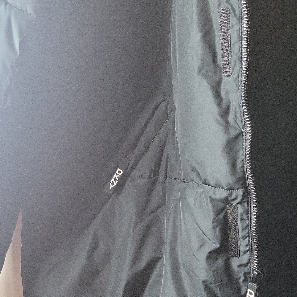 DKNY Black Puffer Jacket with Zipper Detail